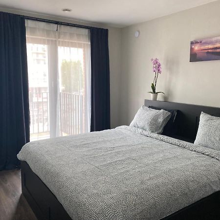 Feel At Home At This Homeawayfromhome Appt With A Stunning Water Canal View And Home Gym Гент Екстер'єр фото